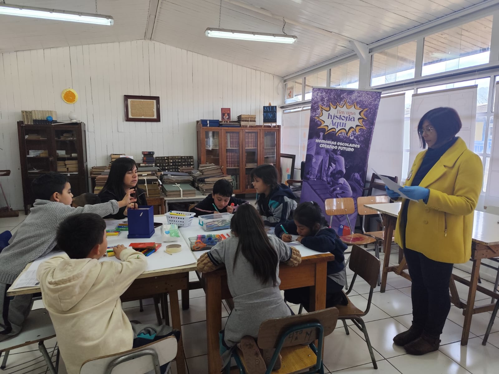 Actividad Aves que llevan memorias con estudiantes de primero básico