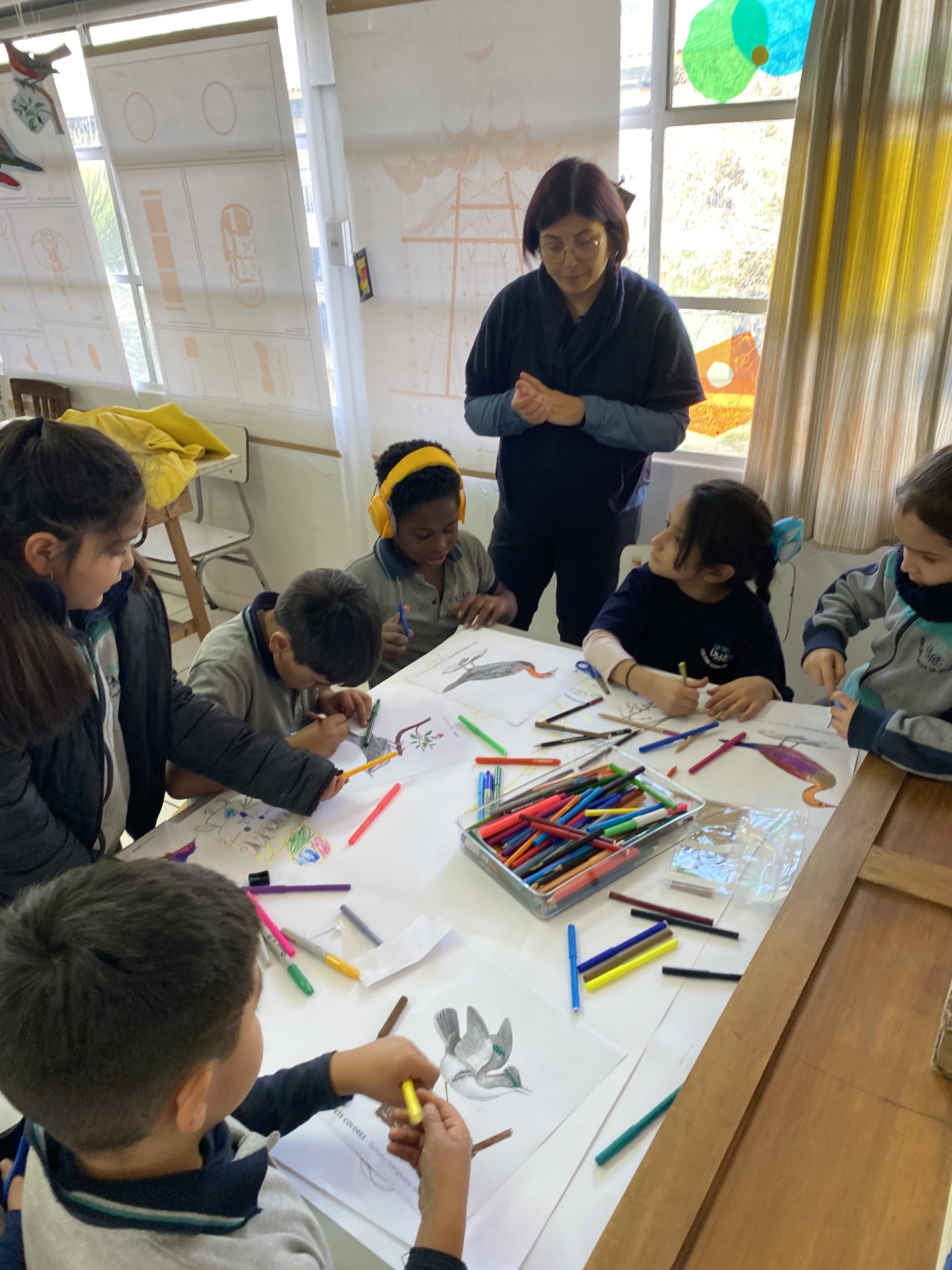 Actividad Aves que llevan memorias con estudiantes de segundo básico
